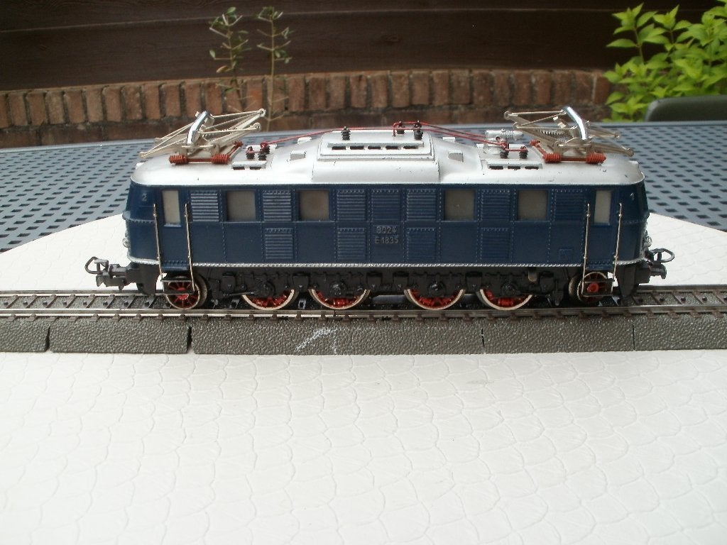 Marklin Ho analoge E lokomotief no 3023 opschrift 3024 E1835, Wisselstroom, Locomotief, Ophalen of Verzenden, Zo goed als nieuw