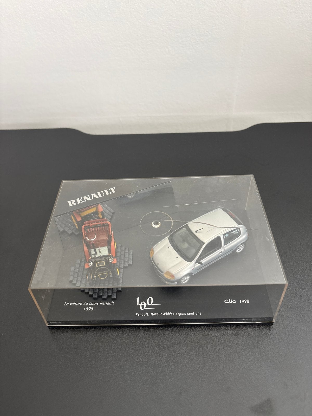 Model Renault Clio 1998 & La voiture de Louis Renault 1898, Overige merken, 1:50 of kleiner, Auto, Ophalen of Verzenden