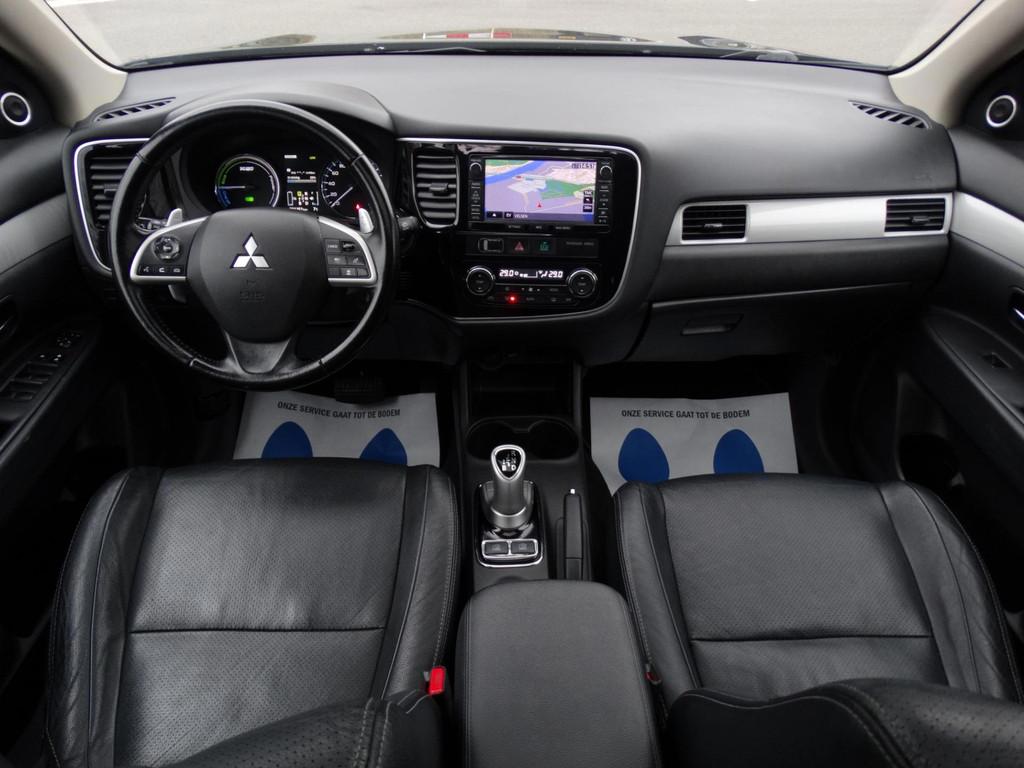 Mitsubishi Outlander 2.0 PHEV Instyle+ -LEES TEKST - PANORAM, Zwart, 4 cilinders, Zwart, Vierwielaandrijving
