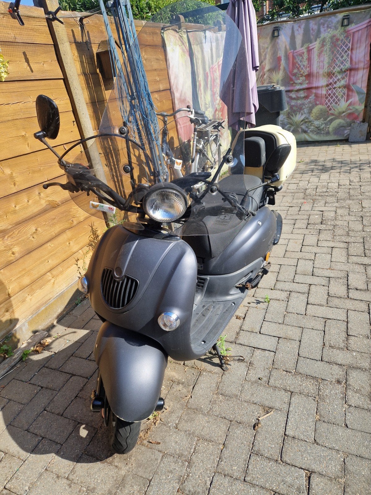 Mat Zwarte Grande Retro Scooter BTC60km/u met Geel Kenteken, Zo goed als nieuw, Benzine, Ophalen, Overige merken