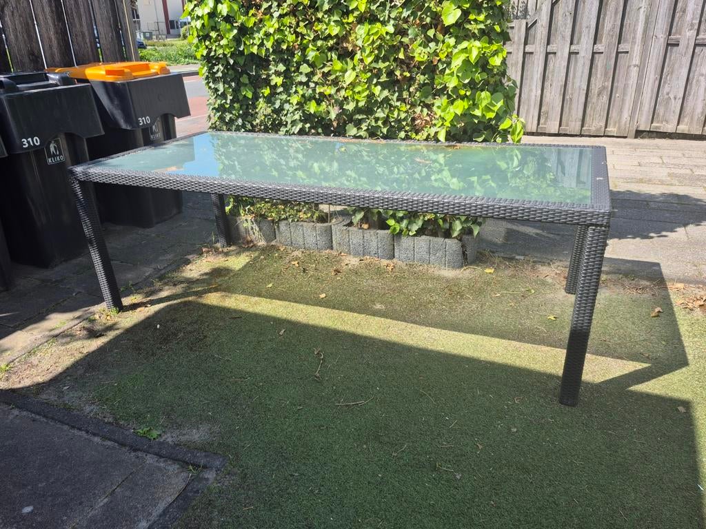 Gratis tuintafel met glazen blad - 200x80 cm, Huis en Inrichting, Tafels | Eettafels, Ophalen, Kunststof, Gebruikt, 200 cm of meer