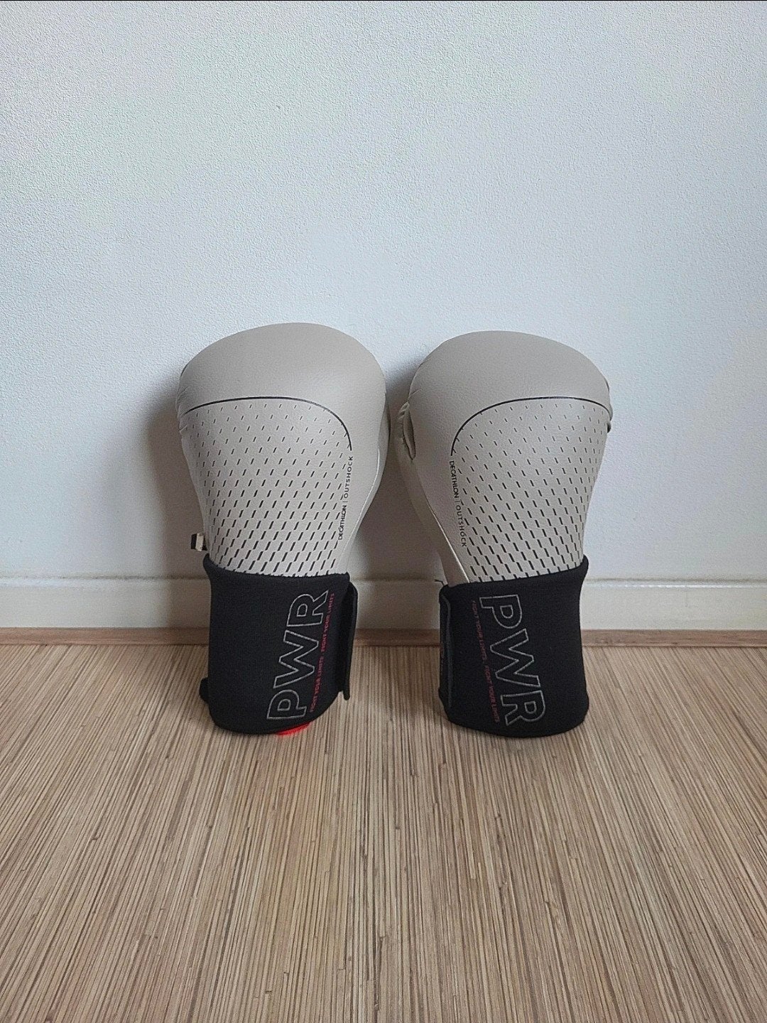 Kickboks handschoenen 12oz (60-75kg), Ophalen, Zo goed als nieuw, Bokshandschoenen
