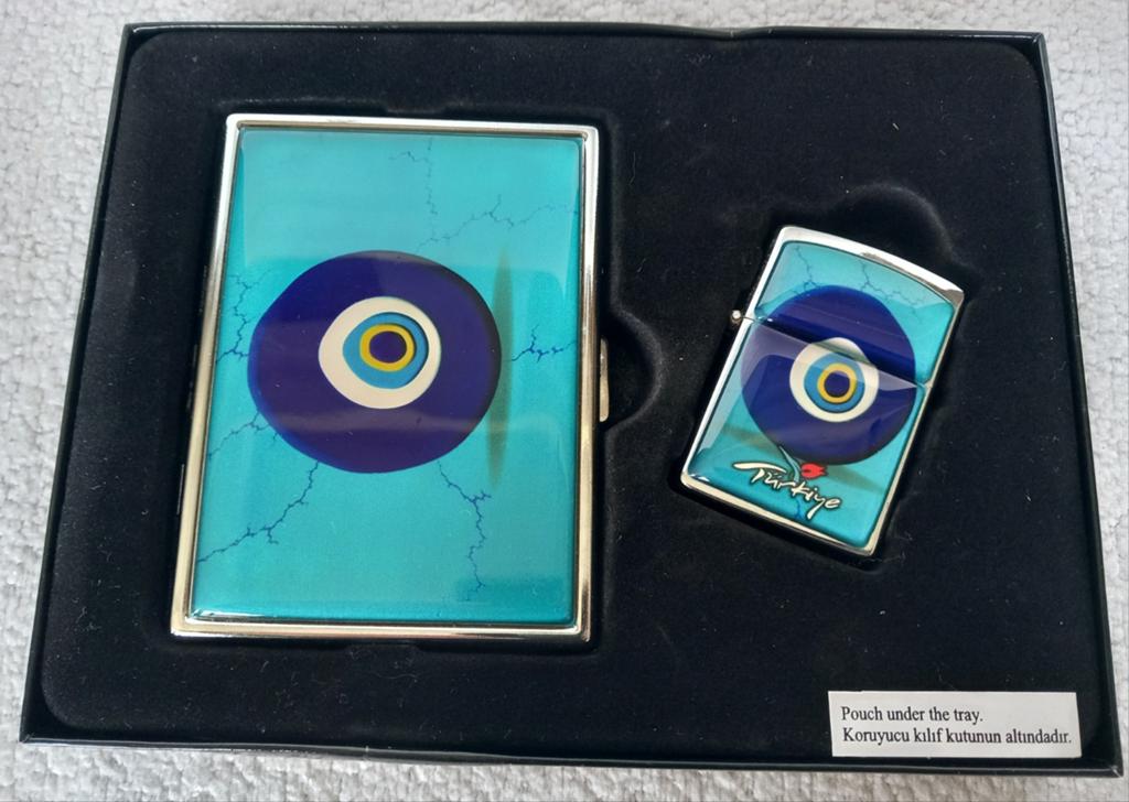 Zippo en sigaretten doosje., Ophalen, Geen idee, Zo goed als nieuw, Geen idee