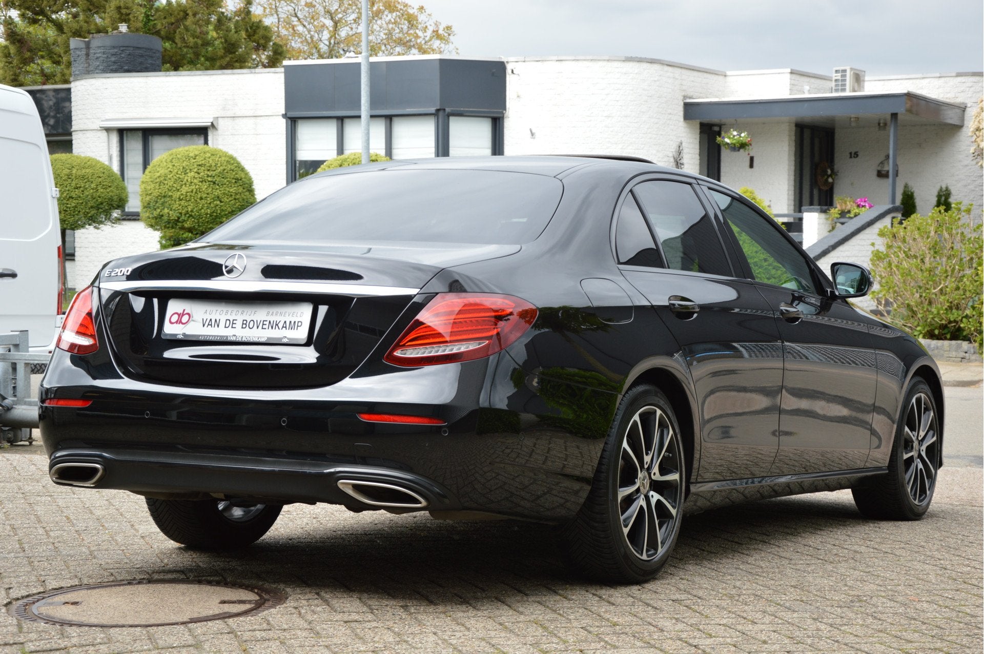 Mercedes-Benz E-Klasse 200 AVANTGARDE LED | COMAND | CAMERA, Auto's, Automaat, 12 maanden, Gebruikt, 4 cilinders
