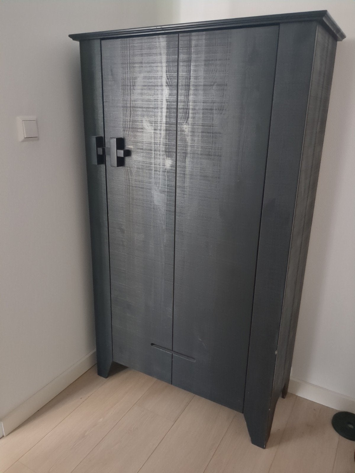 Woood boerenkast zwart, Ophalen, Gebruikt