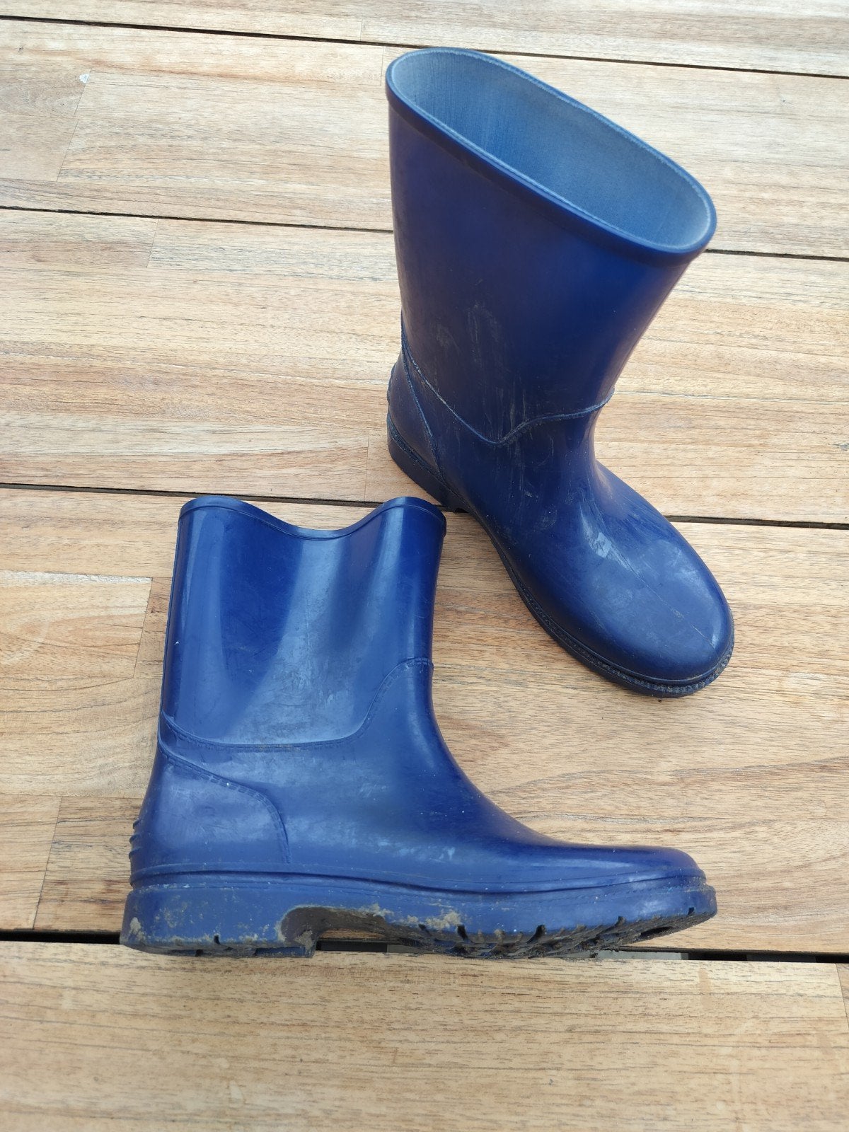 Donkerblauwe regenlaarsjes maat 34, Ophalen of Verzenden, Gebruikt, Onbekend, Jongen of Meisje