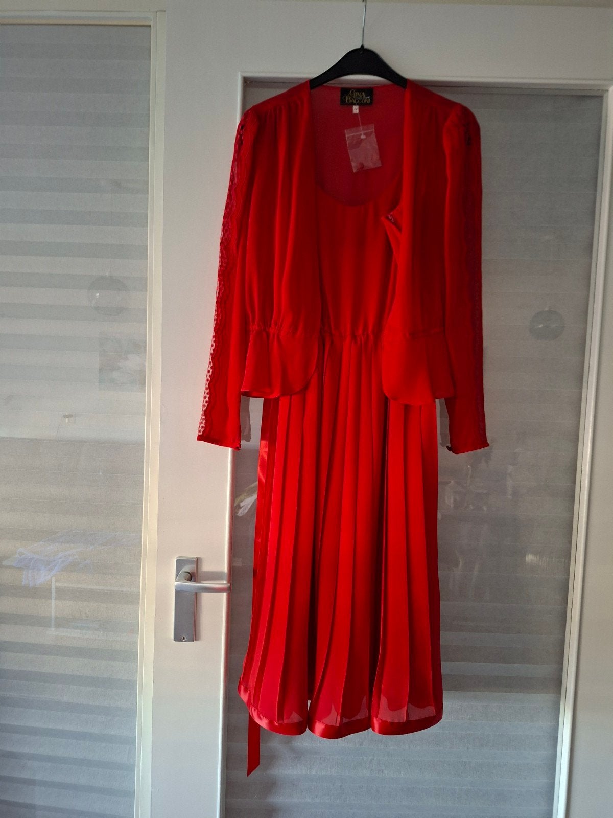 Gina Bacconi rode jurk met geplooide rok en bolero, Kleding | Dames, Maat 42/44 (L), Nieuw, Ophalen of Verzenden, Gina Bacconi