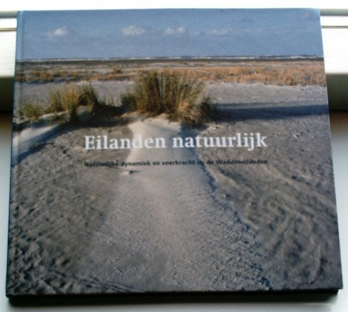 Eilanden natuurlijk(Wadden, Loffler, ISBN 9789080680449)., Boeken, Natuur, Zo goed als nieuw, Natuur algemeen, Ophalen of Verzenden