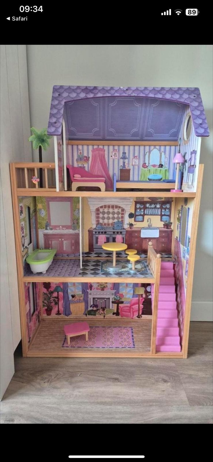 Groot houten poppenhuis met meubels, Ophalen, Zo goed als nieuw, Poppenhuis