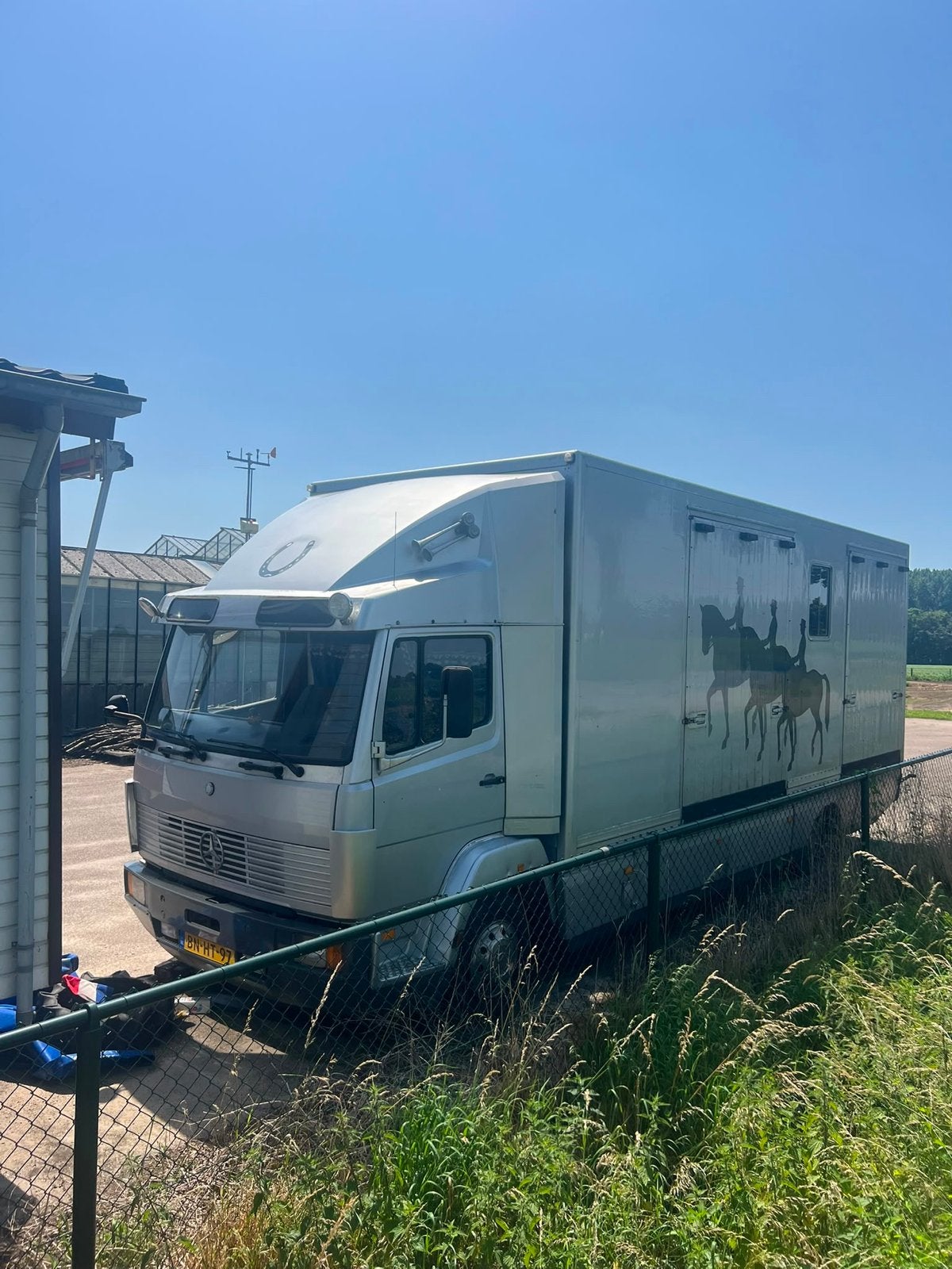 Mercedes 814 Paardenwagen 5 Paards met Kleedruimte, Auto's, Beige, Mercedes-Benz, Particulier, Te koop