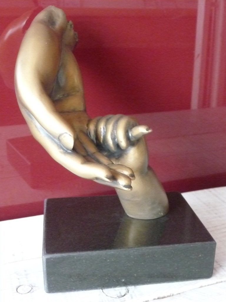 Nieuw beeld baby met moeder hand op marmeren voet., Antiek en Kunst, Kunst | Designobjecten, Ophalen of Verzenden, Beeld, Handgemaakt