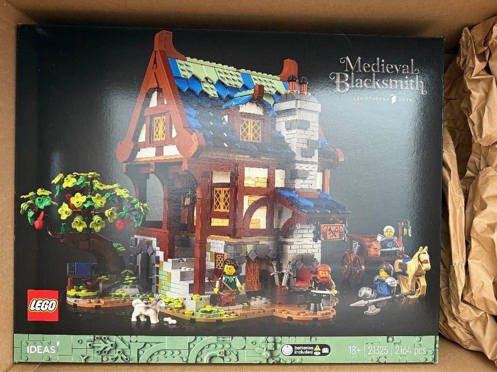 LEGO Medieval Blacksmith Castle 21325 NIEUW, Lego, Nieuw, Ophalen of Verzenden, Ideas