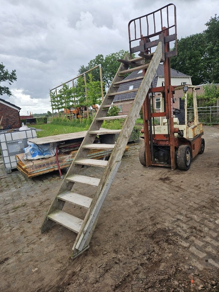 Stevige houten bouwtrap, Doe-het-zelf en Verbouw, Ladders en Trappen, Ophalen, Gebruikt, Trap, 2 tot 4 meter
