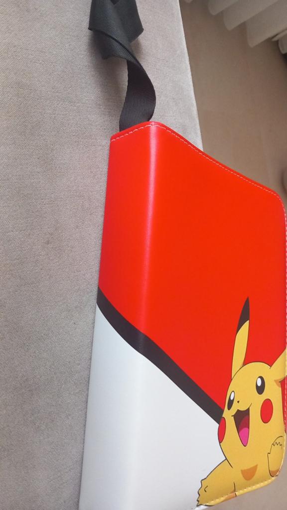Binder en Pokemon kaarten te koop! Pikachu binder en kaarten, Ophalen