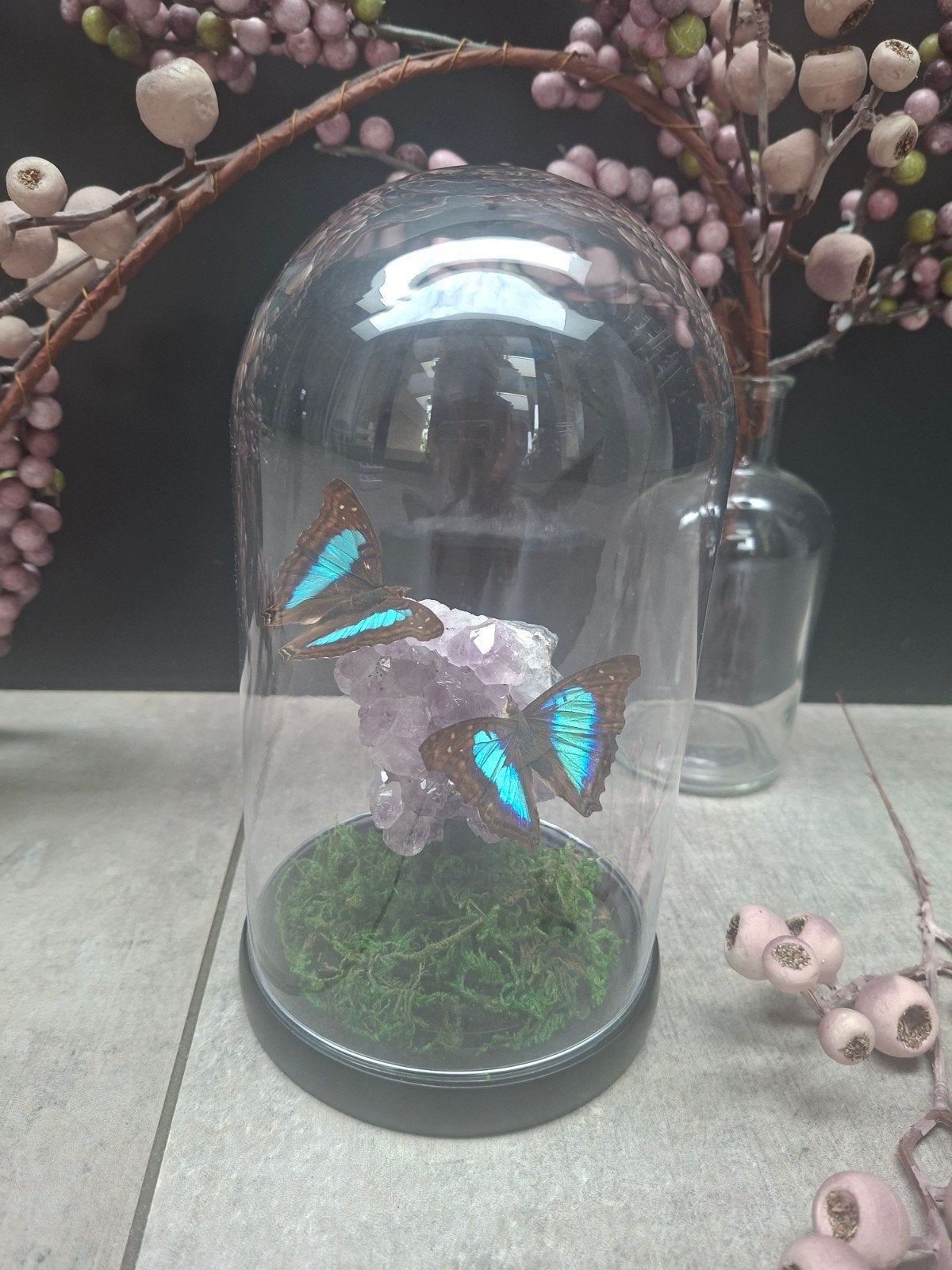 Vlinders in stolp op amethist, Glas, Ophalen, Nieuw, Handgemaakt