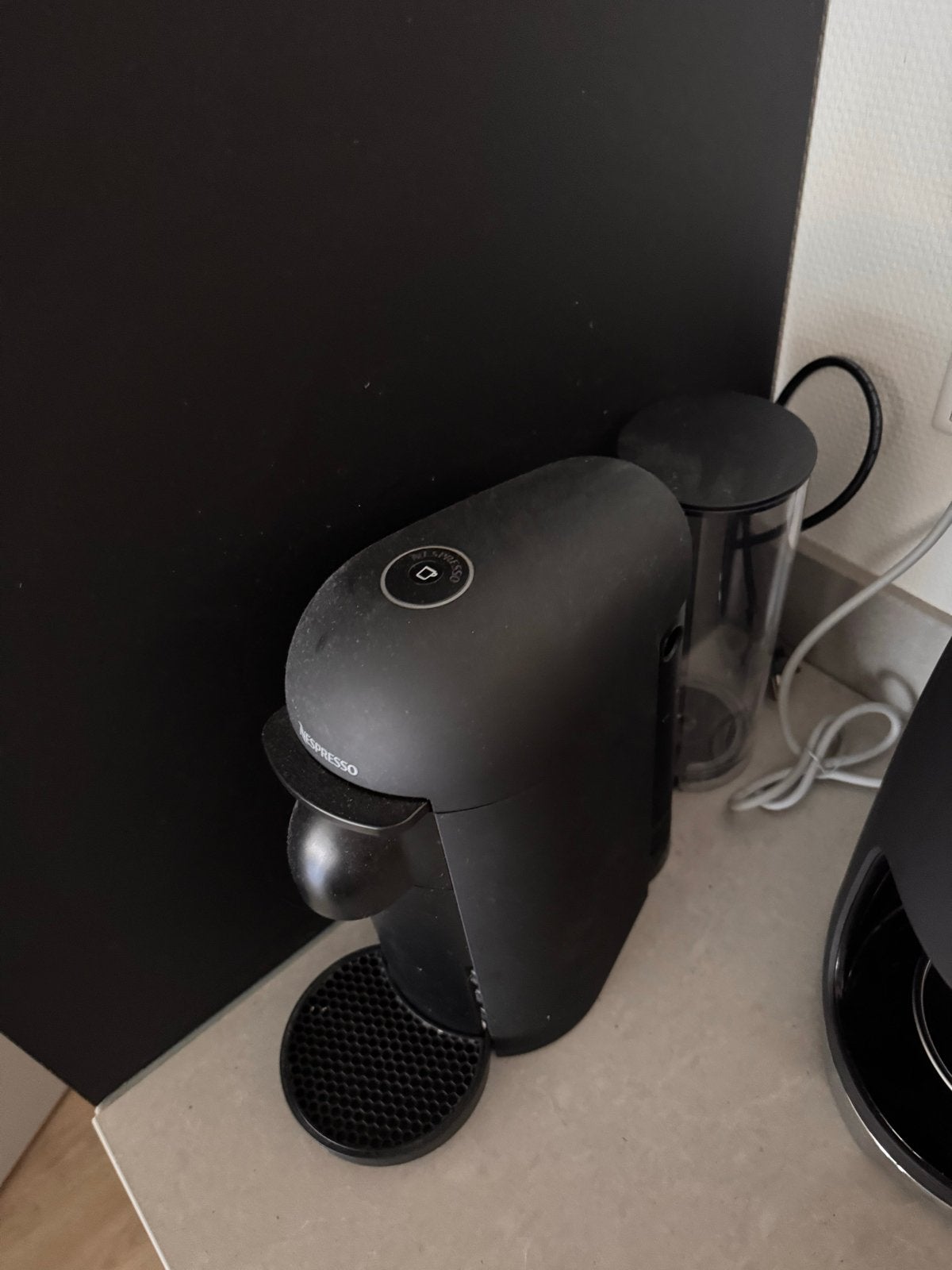 Nespresso Krups vertuo Essenza Mini Koffiezetapparaat Zwart, Ophalen, Gebruikt, Espresso apparaat, 1 kopje