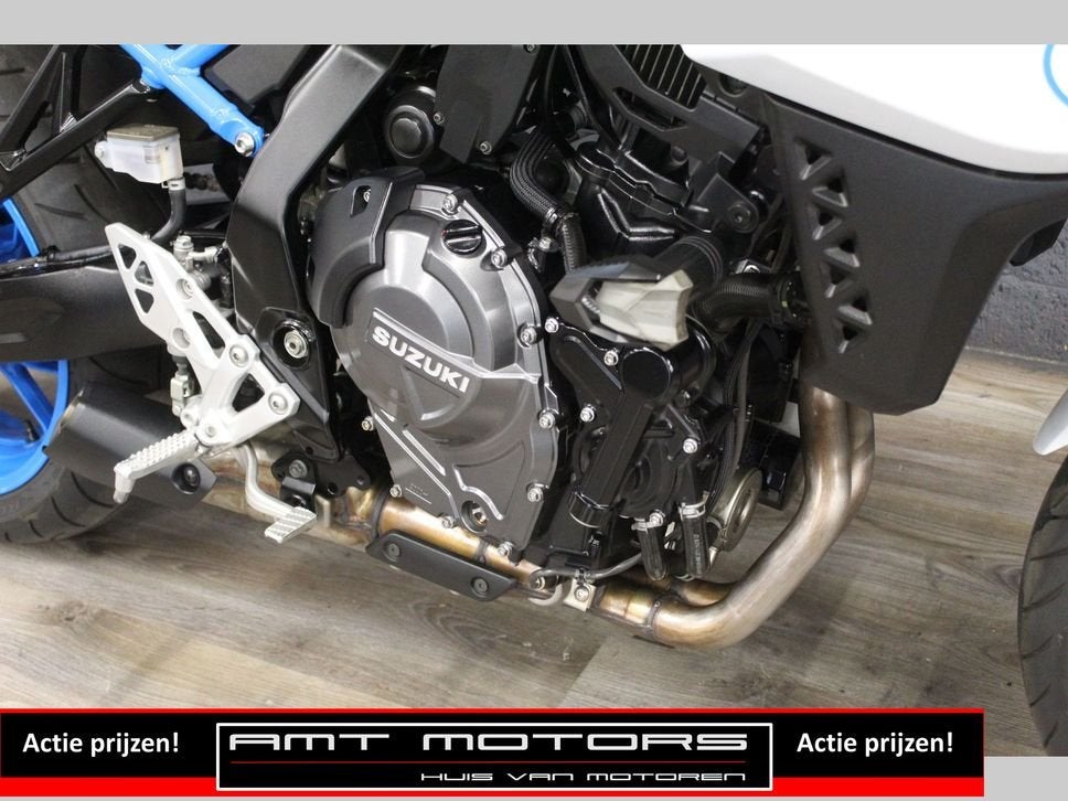 SUZUKI GSX-8S (bj 2024) 12,940 km Blikvanger!!, Motorrijbewijs A, Bedrijf, Onbekend, Meer dan 35 kW