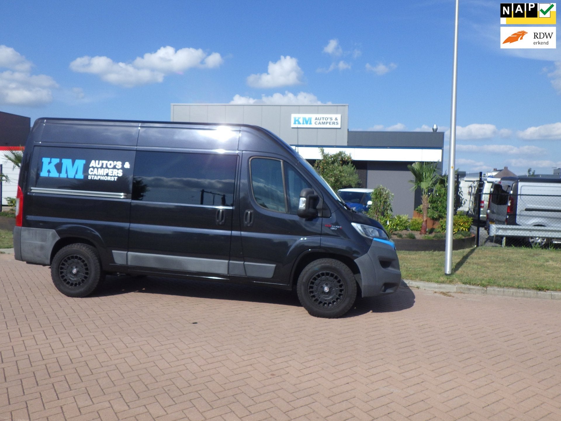 Fiat Ducato 30 2.3 MultiJet L2H2 DC EURO 6 ZONDER AD BLUE, Auto's, Bestelauto's, Voorwielaandrijving, Gebruikt, Euro 6, 7 stoelen