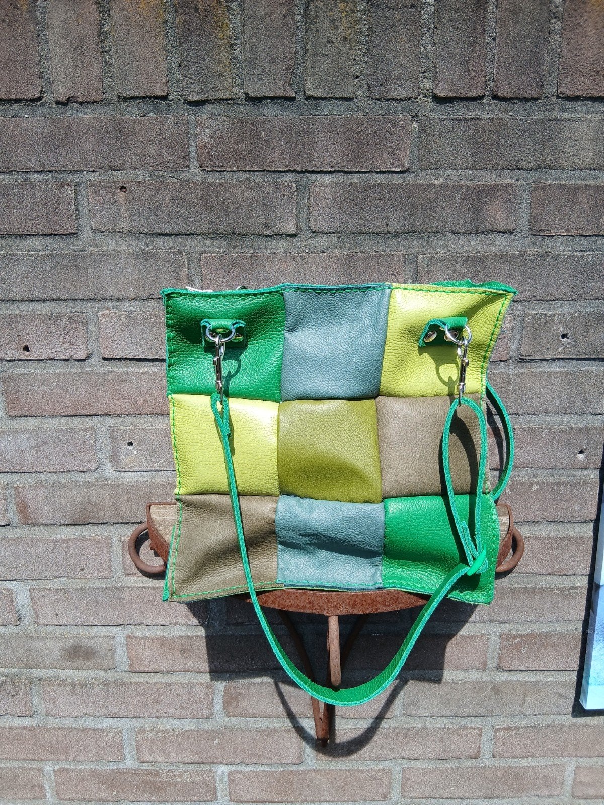 Unieke handgemaakte lederen tas!, Ophalen of Verzenden, Nieuw, Groen, Schoudertasje