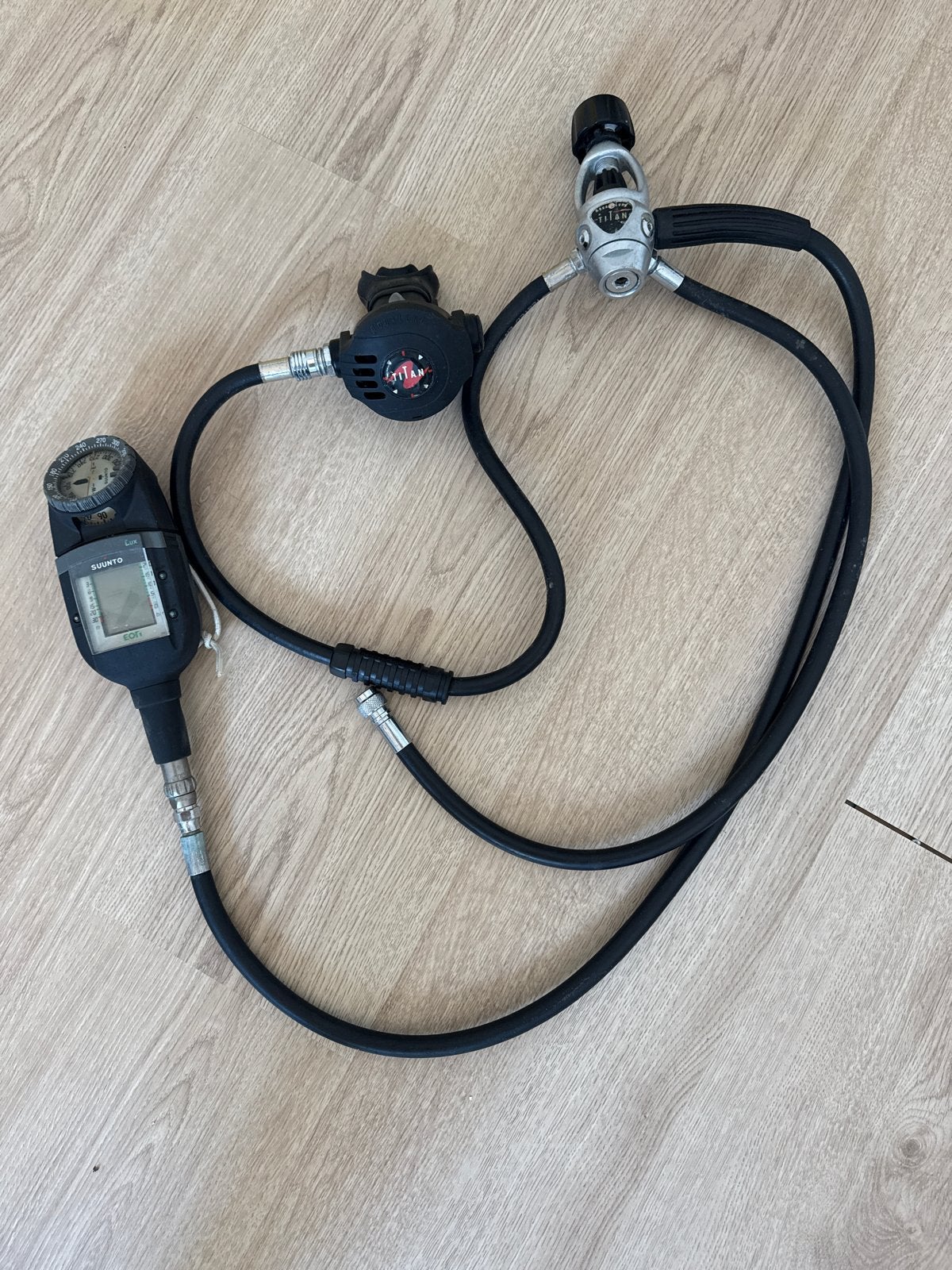 Suunto Duikcomputer met Aqualung Titan ademautomaat, Watersport en Boten, Duiken, Ophalen of Verzenden, Gebruikt, Duikcomputer