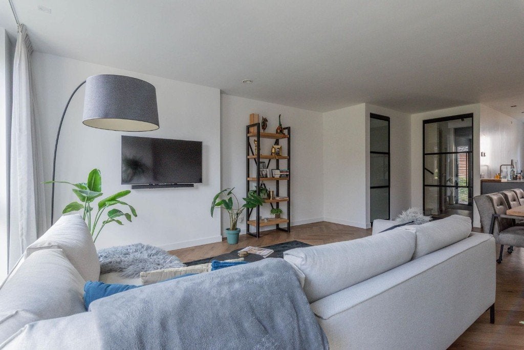 open metalen kast, Ophalen, Met plank(en), Eikenhout, Zo goed als nieuw