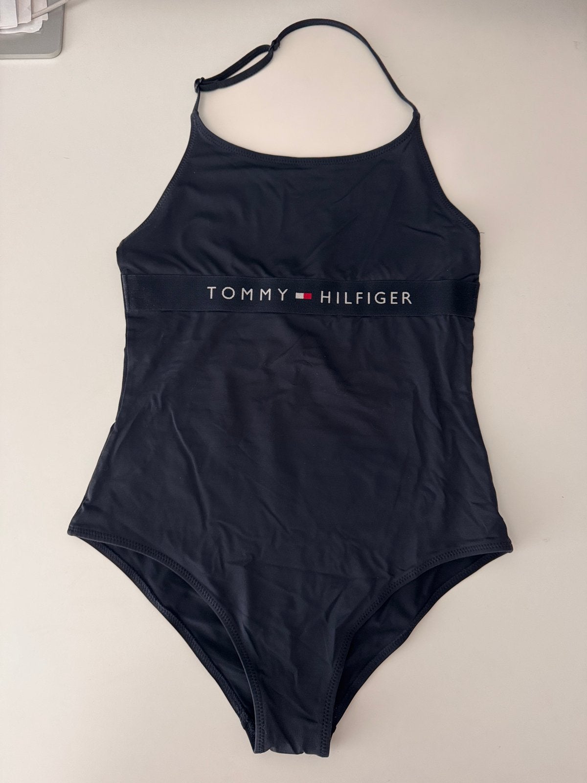 Badpak Tommy Hilfiger meisje maat 12-14 (valt als 152/158), Kinderen en Baby's, Kinderkleding | Kinder-zwemkleding, Ophalen, Meisje