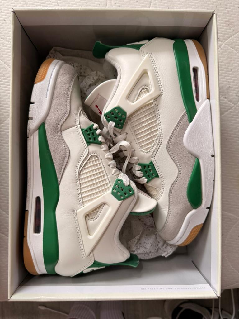 Jordan 4 sb pine green, Kleding | Heren, Schoenen, Ophalen of Verzenden, Zo goed als nieuw, Wit