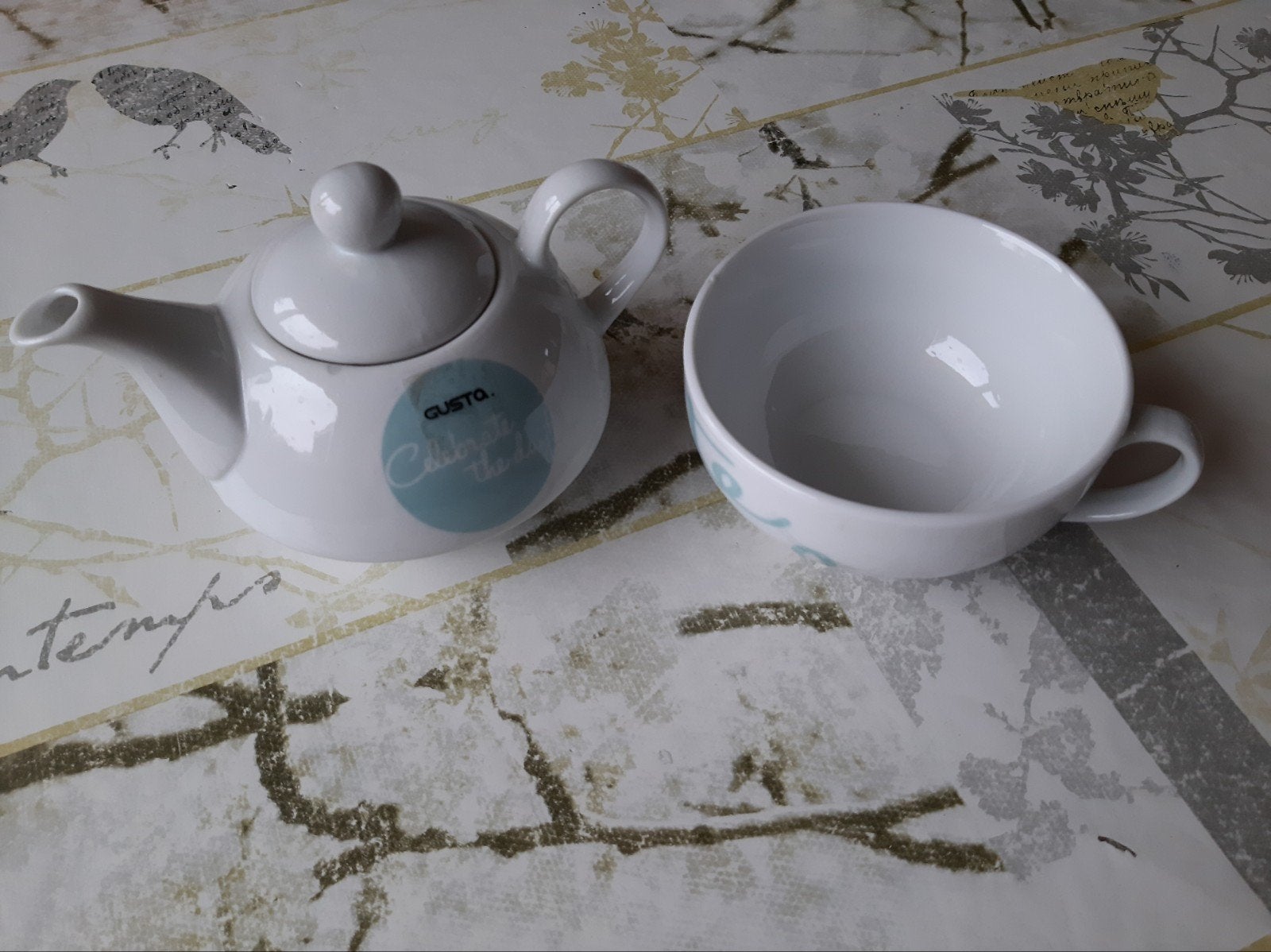 Gusta theepot met kopje - Celebrate the day!, Overige merken, Keramiek, Nieuw, Ophalen of Verzenden
