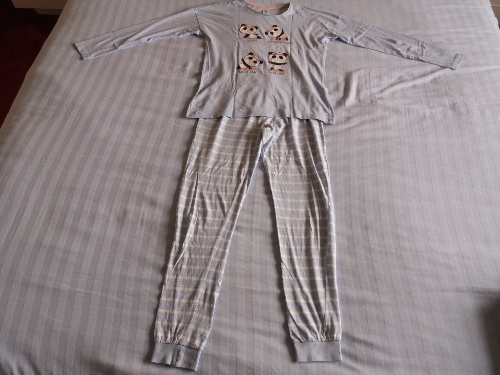Hele mooie lichtblauwe pyjama merk C&A maat 158, Nacht- of Onderkleding, Meisje, C & A, Ophalen of Verzenden