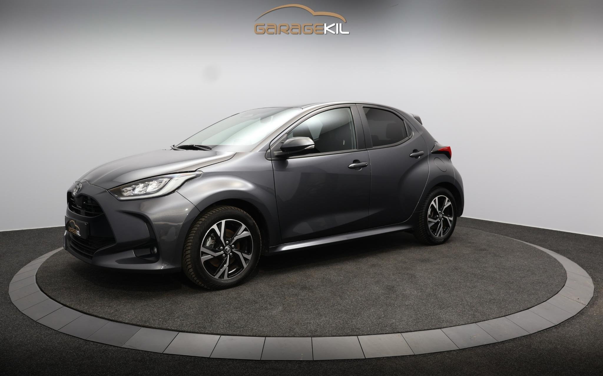 Toyota Yaris 1.5 Hybrid 115 Team D Dealeronderh / Comfort Pa, Stof, Gebruikt, 116 pk, 1490 cc