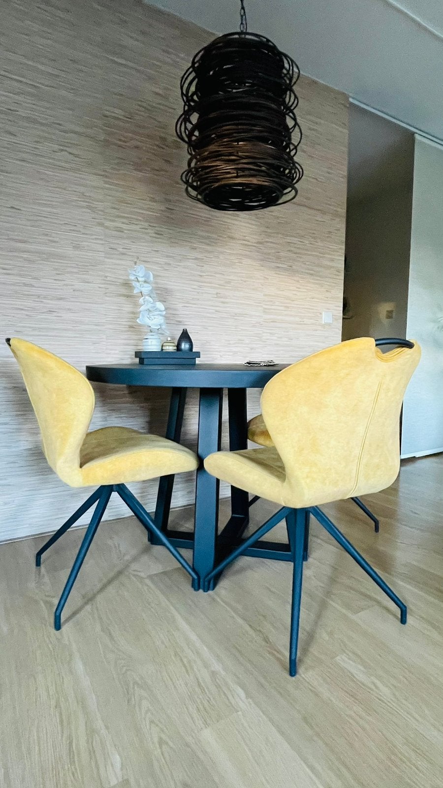 Foto 13 van TABLE DU SUD ronde eettafel 110 cm - eiken Charcoal