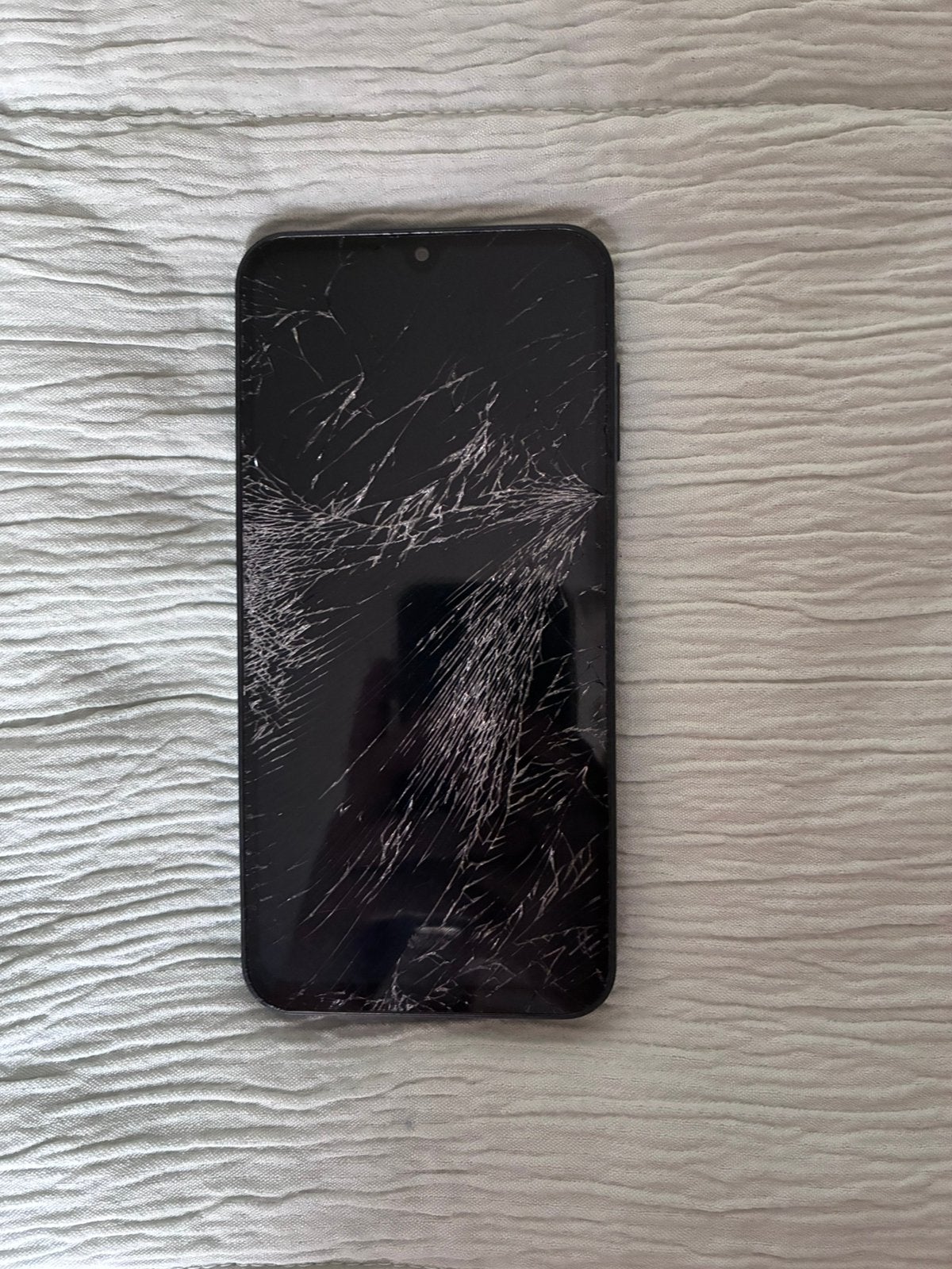 Samsung Galaxy A-serie met gebarsten scherm, Telecommunicatie, Ophalen, Gebruikt, Zwart, Minder dan 3 megapixel