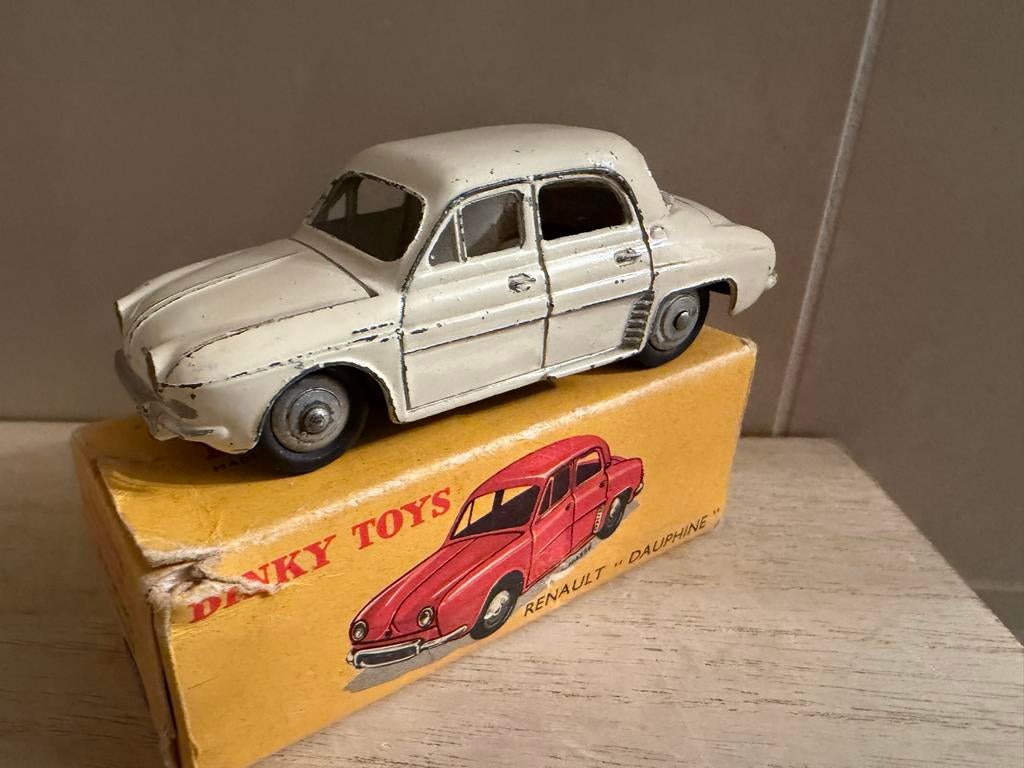 Dinky Toys France Renault dauphine- Zeer Goede Staat, Gebruikt, Auto, Dinky Toys, Ophalen of Verzenden