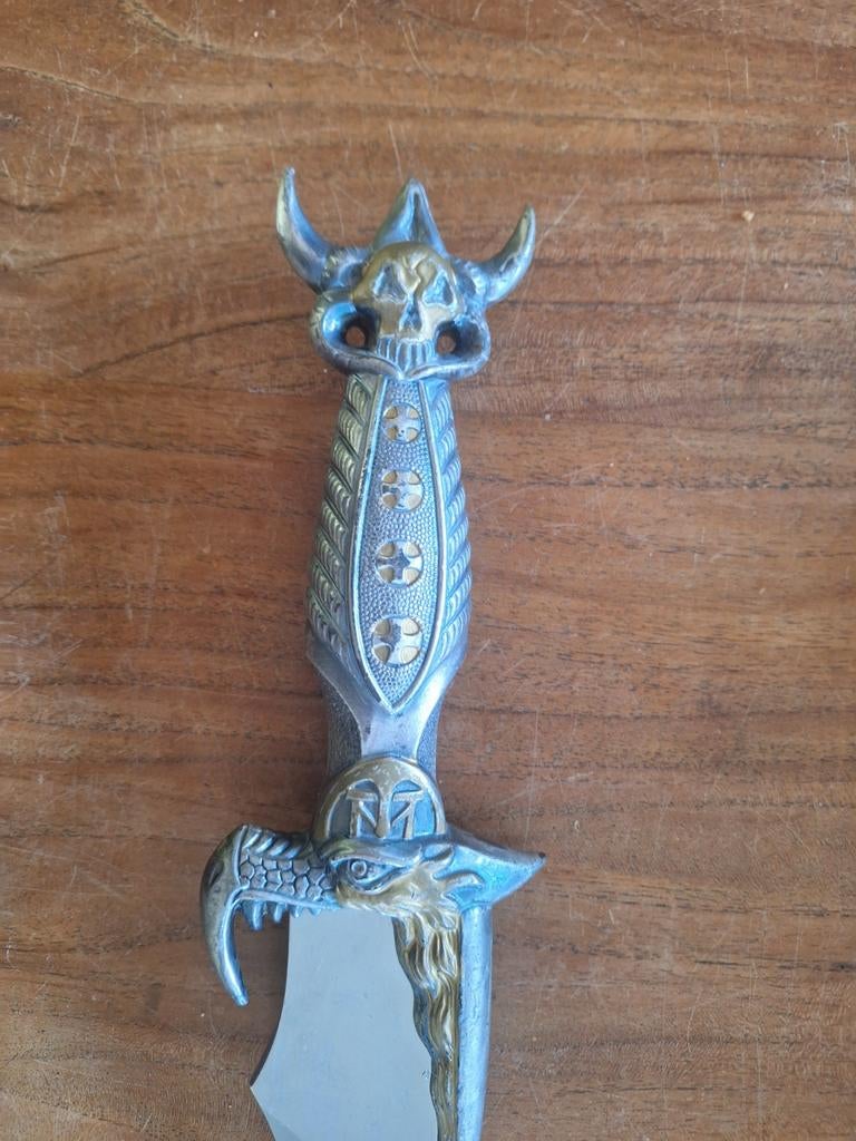 Decoratief dolk met schedel en draak handvat, Ophalen