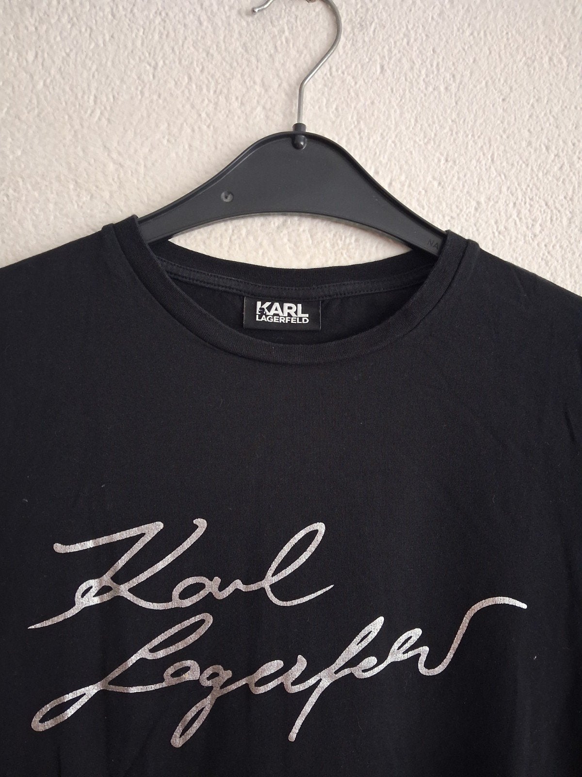 Karl Lagerfeld T-shirt Zwart met Handtekening, Maat 38/40 (M), Karl Lagerfeld, Zwart, Ophalen of Verzenden