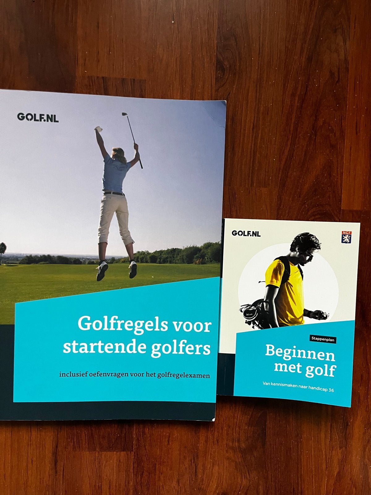 Golfregels en Beginnen met Golf boeken - NGF, Ophalen of Verzenden, Zo goed als nieuw, Balsport