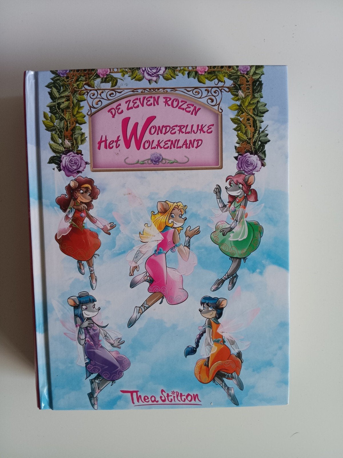 Thea Stilton & de Zeven Rozen: het Wonderlijke Wolkenlan, Ophalen of Verzenden, Zo goed als nieuw, Thea Stilton