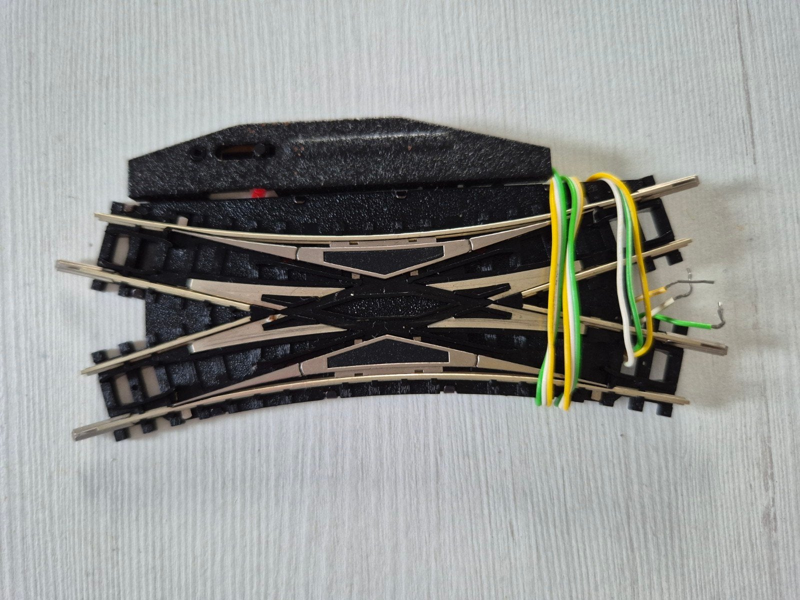 Nette Minitrix elektrische Engelse kruizing 4968, Hobby en Vrije tijd, Gebruikt, Gelijkstroom, Trix, Rails