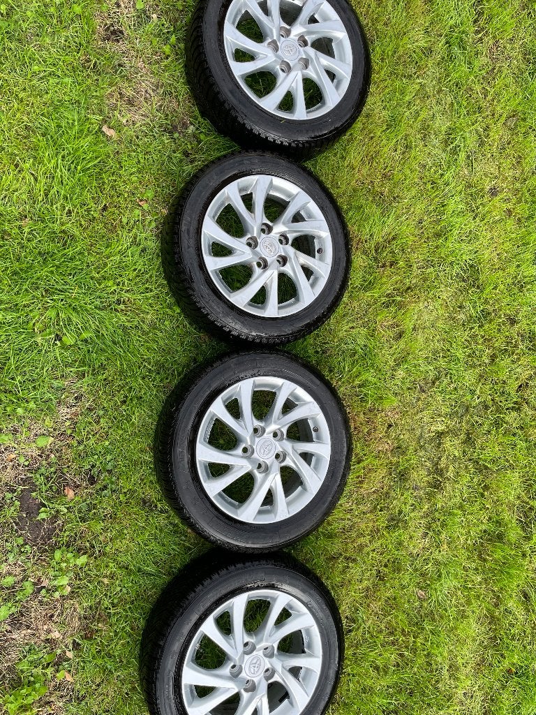 Set velgen en winterbanden Toyota Auris (16 inch), Ophalen, Gebruikt, Toyota