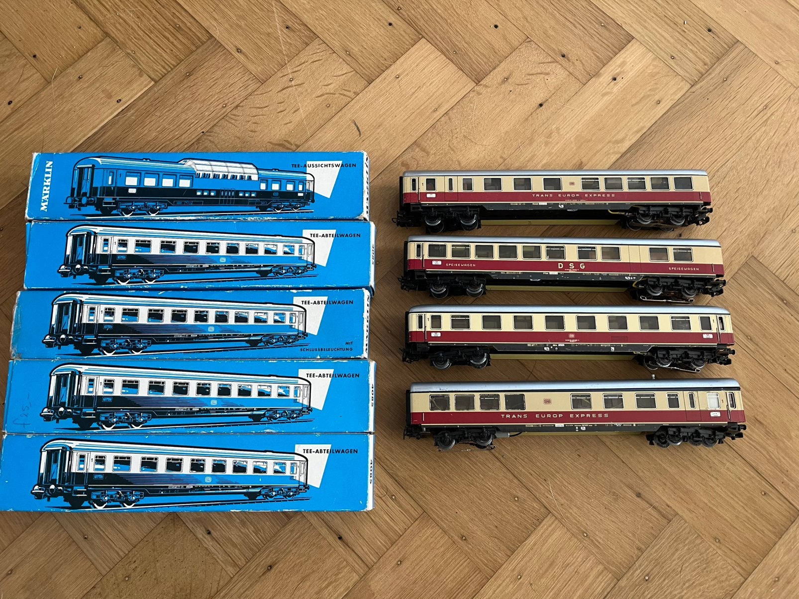 Marklin TEE wagen set 9 stuks, Wisselstroom, Wagon, Ophalen of Verzenden, Zo goed als nieuw