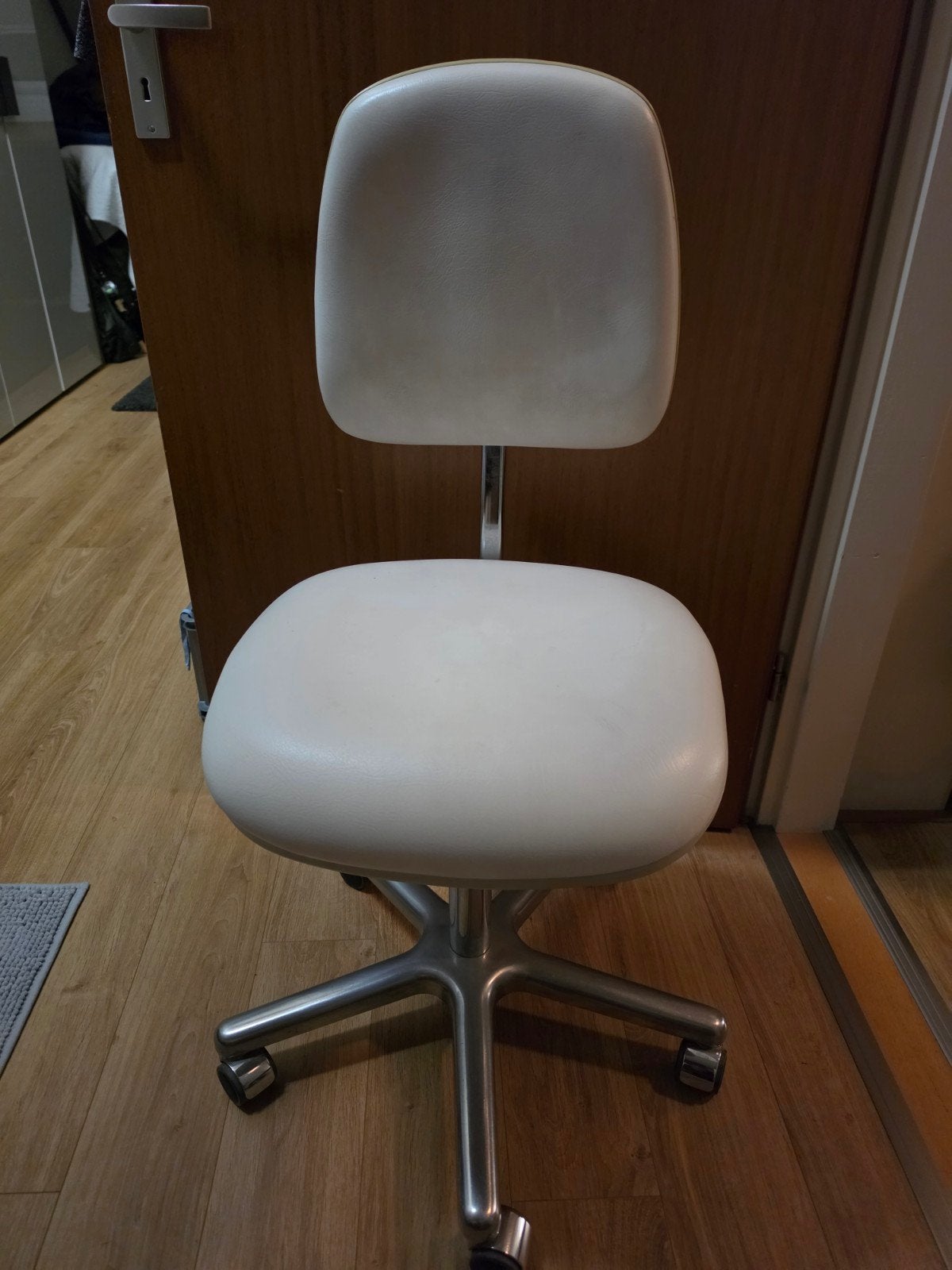 Pedicurestoel-en bureaustoel Wit  Samen:, Ophalen, Gebruikt, Wit, Bureaustoel