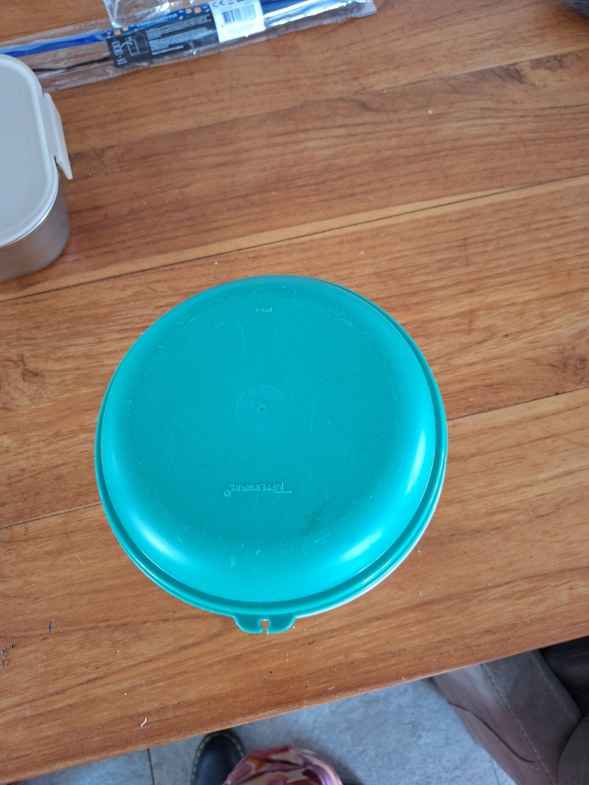 Tupperware kom met deksel - Groen/Wit, Huis en Inrichting, Keuken | Tupperware, Gebruikt, Bak of Kom, Groen, Wit, Ophalen of Verzenden