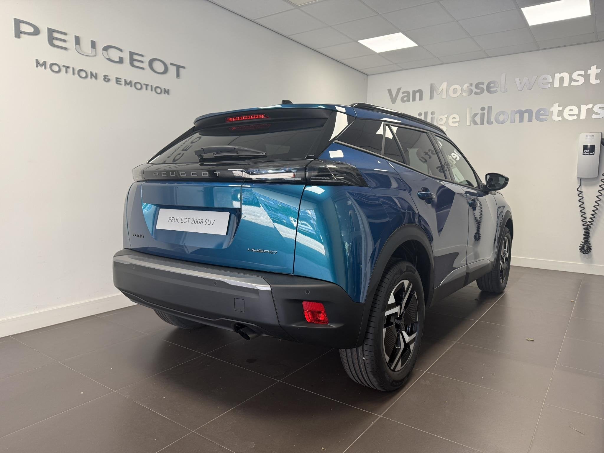 Peugeot 2008 1.2 Hybrid 110 Allure Automaat | Zorgeloze Zome, 1280 kg, Euro 6, 1199 cc, Blauw