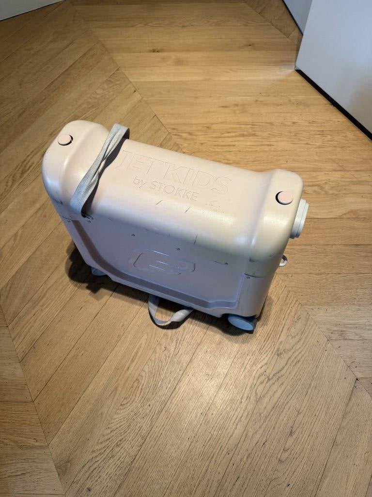 Stokke JetKids travel ride-on suitcase kinderkoffer backpack, Kinderen en Baby's, Ophalen of Verzenden, Gebruikt
