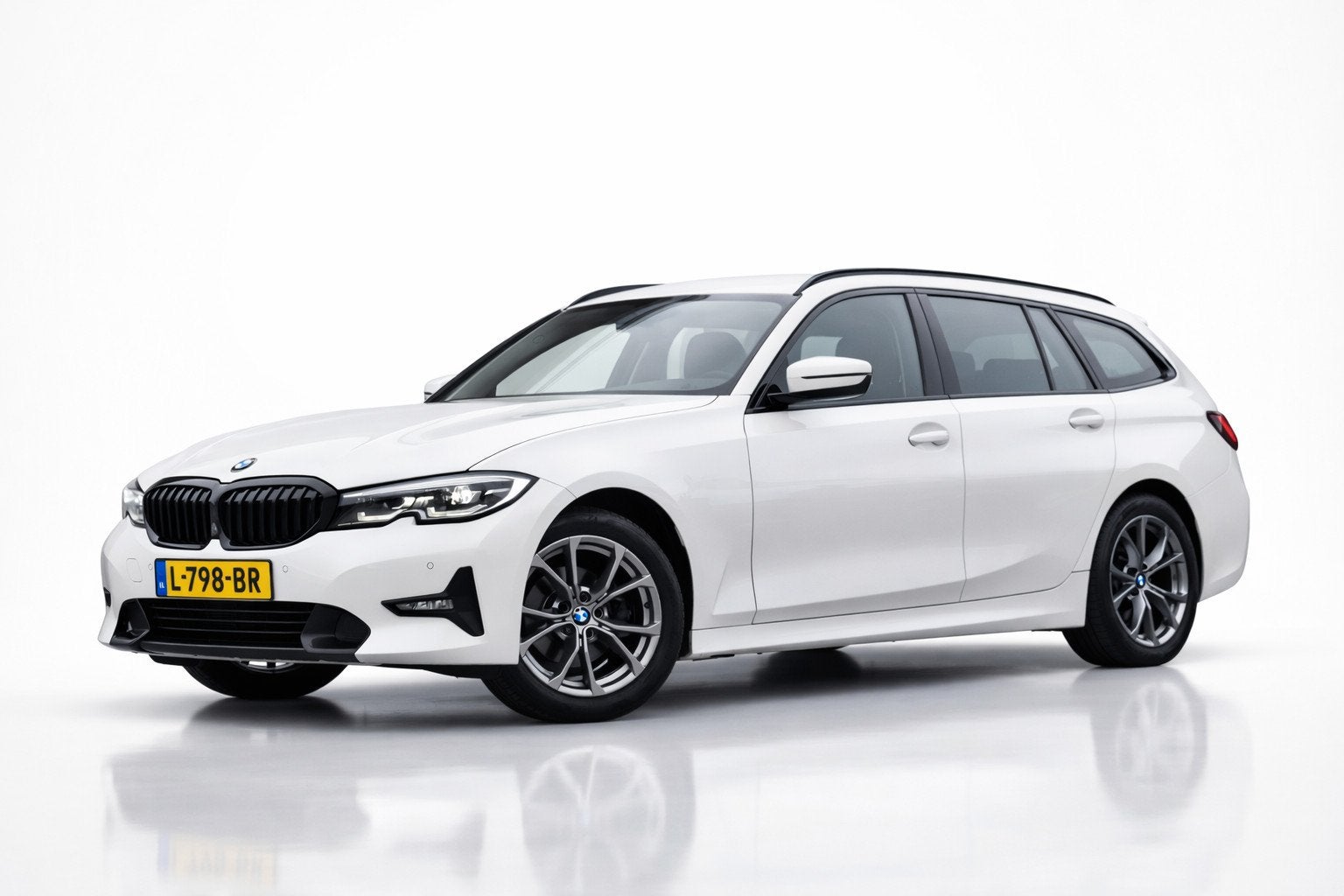 BMW 3-serie Touring 318i High Executive Sport Line | TREKHAA, Automaat, 1998 cc, Achterwielaandrijving, Gebruikt