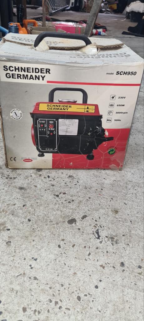Schneider Germany SCH950 Benzine Generator - Nieuwstaat, Doe-het-zelf en Verbouw, Aggregaten, Ophalen, Zo goed als nieuw, Minder dan 5 kVA