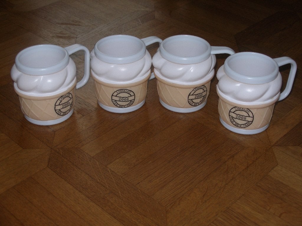 4 gezellige plastic ijsbekers (vaatwasbestendig ), Ophalen of Verzenden, Zo goed als nieuw