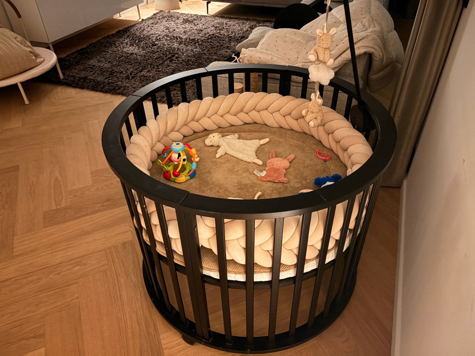 Puck Box Rond Zwart met Boxmatras - Zo goed als nieuw, Kinderen en Baby's, Boxen, Ophalen, Gebruikt, Rond, In hoogte verstelbaar