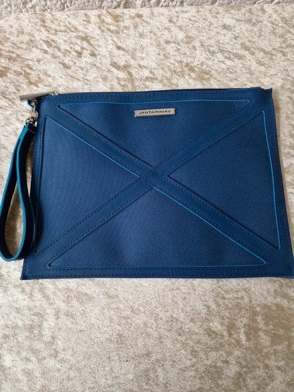 KLM  Jantaminiau Blauwe Clutch / Toilettas, Ophalen of Verzenden, Blauw, Heer of Dame