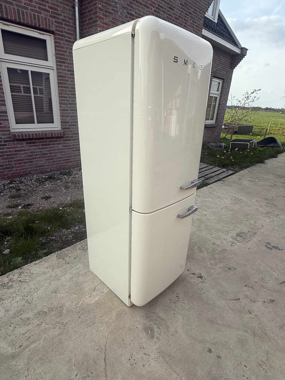Smeg Koelkast met Vriezer - Crème Retro Design, Witgoed en Apparatuur, De laan 8, Bella, 200 liter of meer, 60 cm of meer